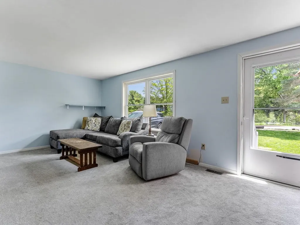 19 Brookside Drive Middlebury VT 05753-1521
