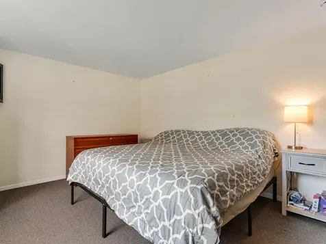19 Brookside Drive Middlebury VT 05753-1521