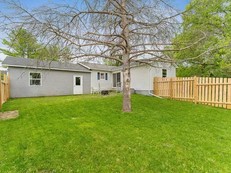 19 Brookside Drive Middlebury VT 05753-1521