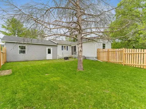 19 Brookside Drive Middlebury VT 05753-1521