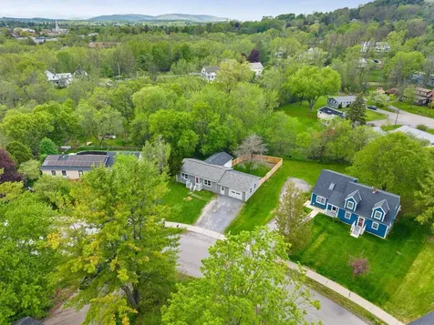 19 Brookside Drive Middlebury VT 05753-1521