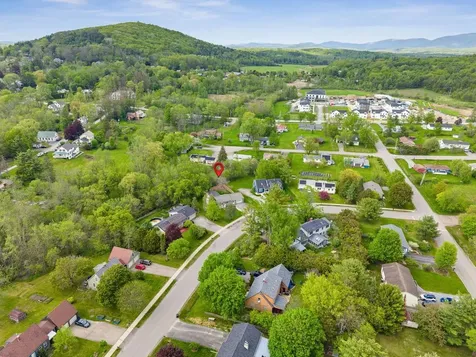 19 Brookside Drive Middlebury VT 05753-1521