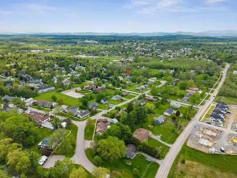 19 Brookside Drive Middlebury VT 05753-1521