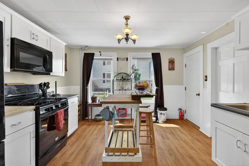 9 Park Street Proctor VT 05765