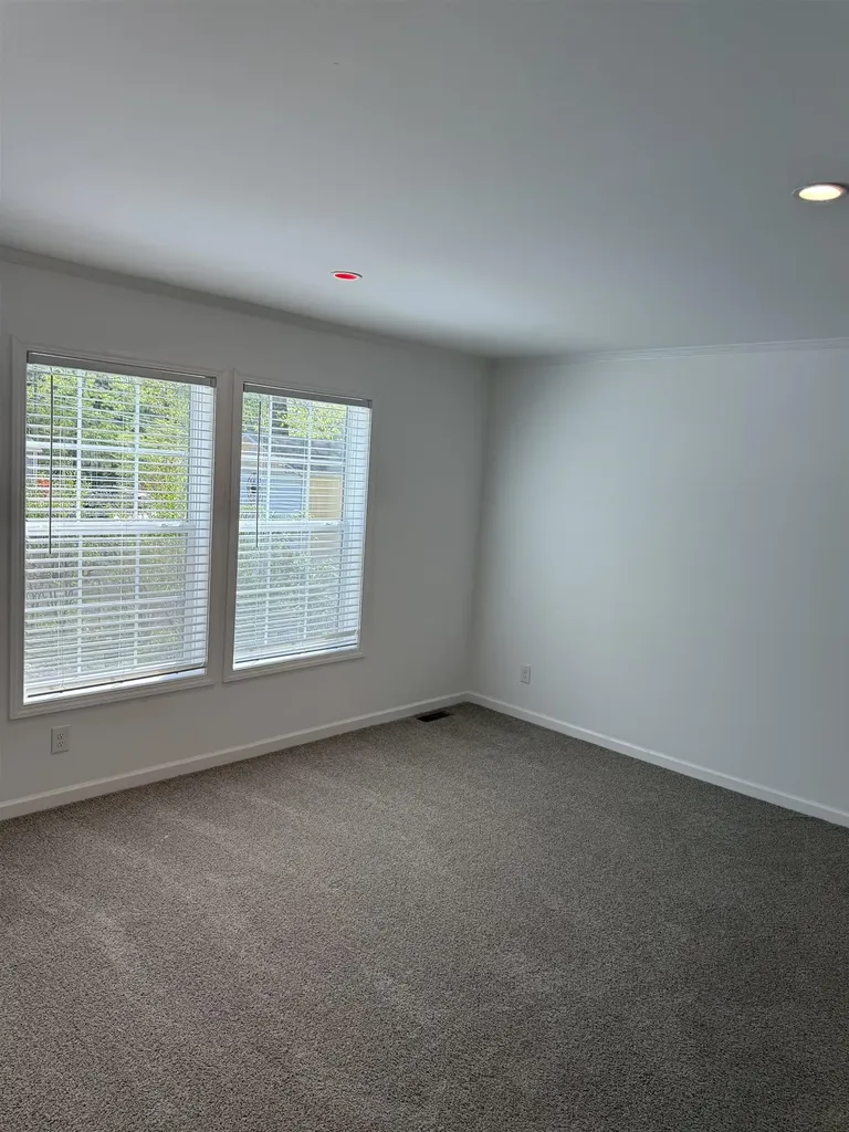 14 Mercury Lane Nashua NH 03062