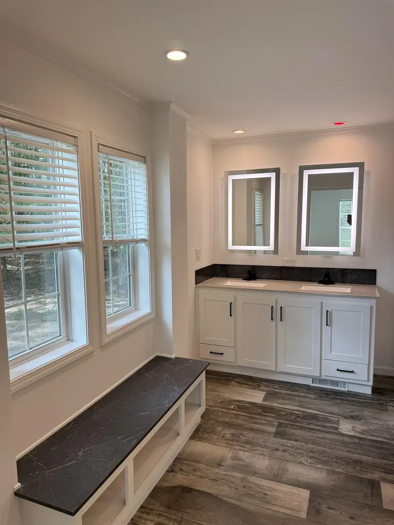 14 Mercury Lane Nashua NH 03062