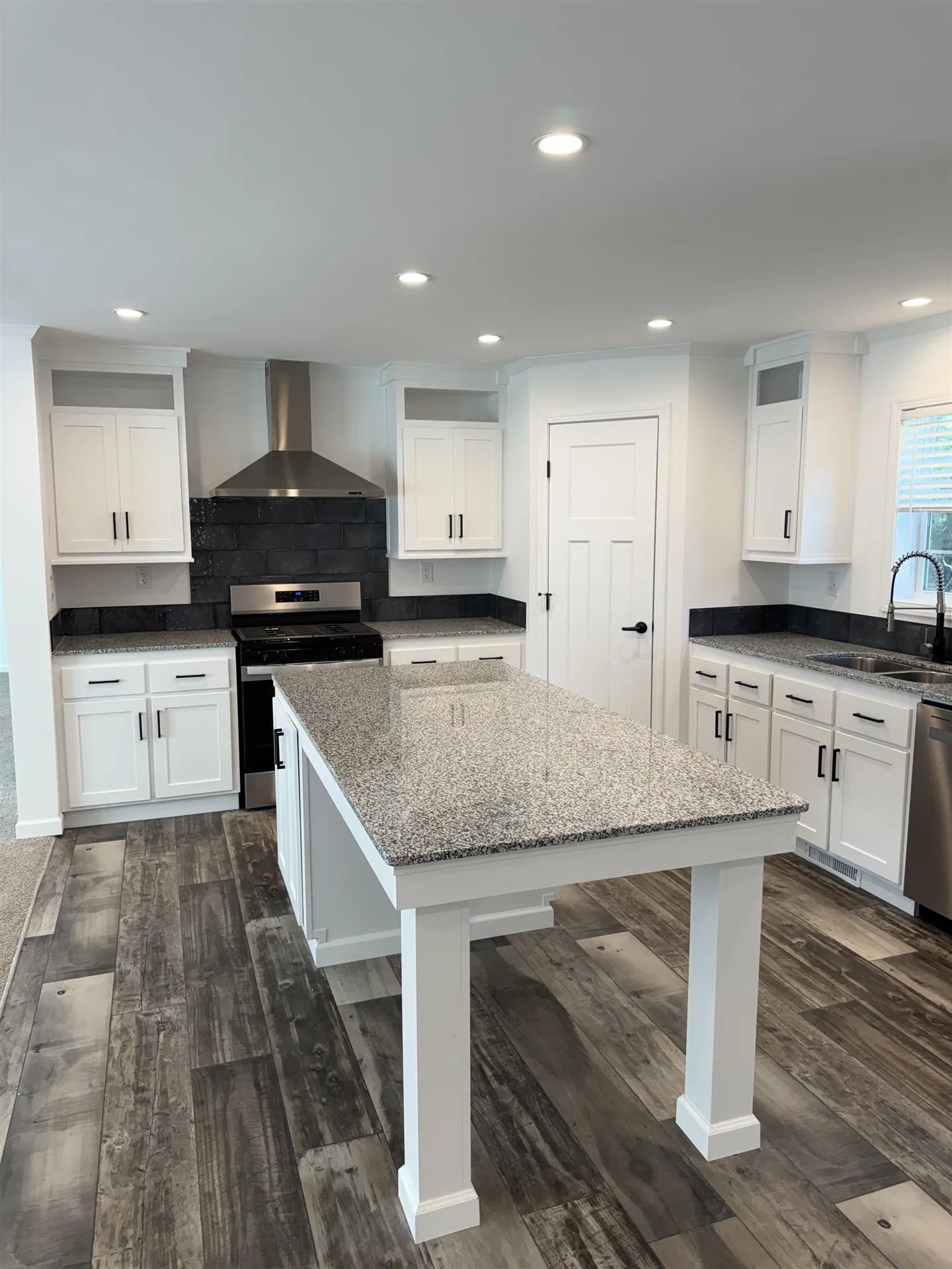 14 Mercury Lane Nashua NH 03062