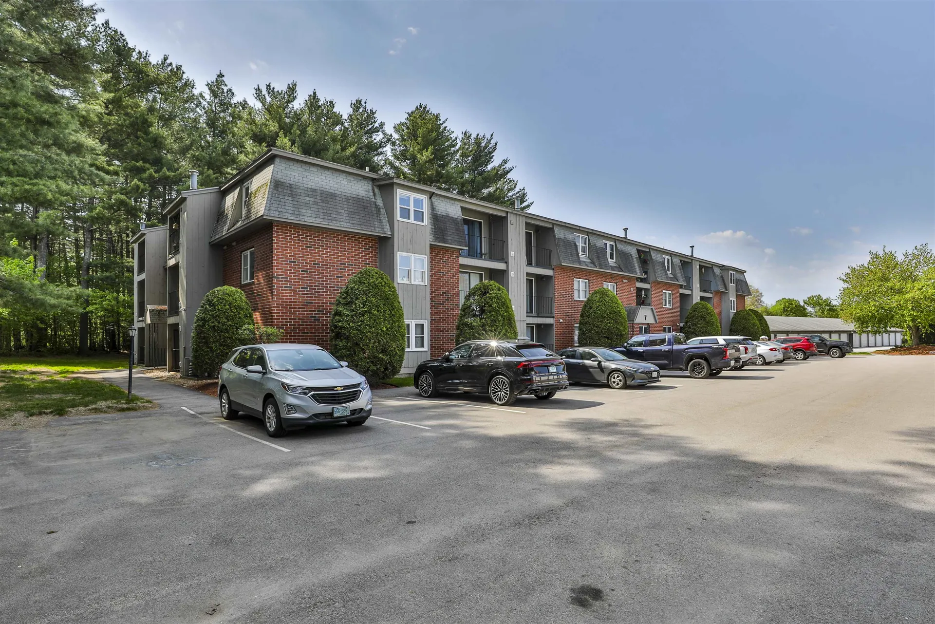 7 Blackstone Drive Nashua NH 03063