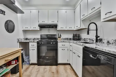 7 Blackstone Drive Nashua NH 03063