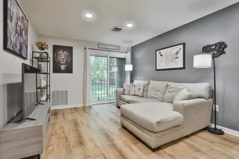 7 Blackstone Drive Nashua NH 03063