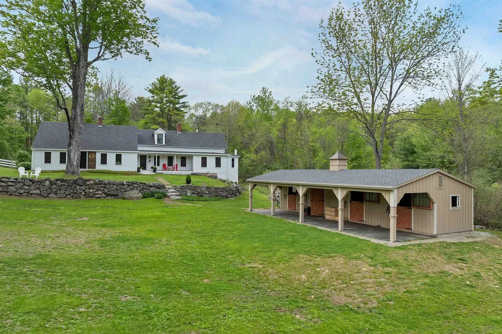 52 Lyford Road Brookfield NH 03872