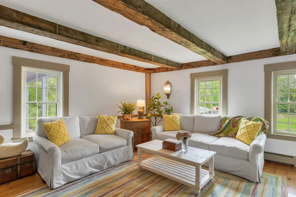 52 Lyford Road Brookfield NH 03872