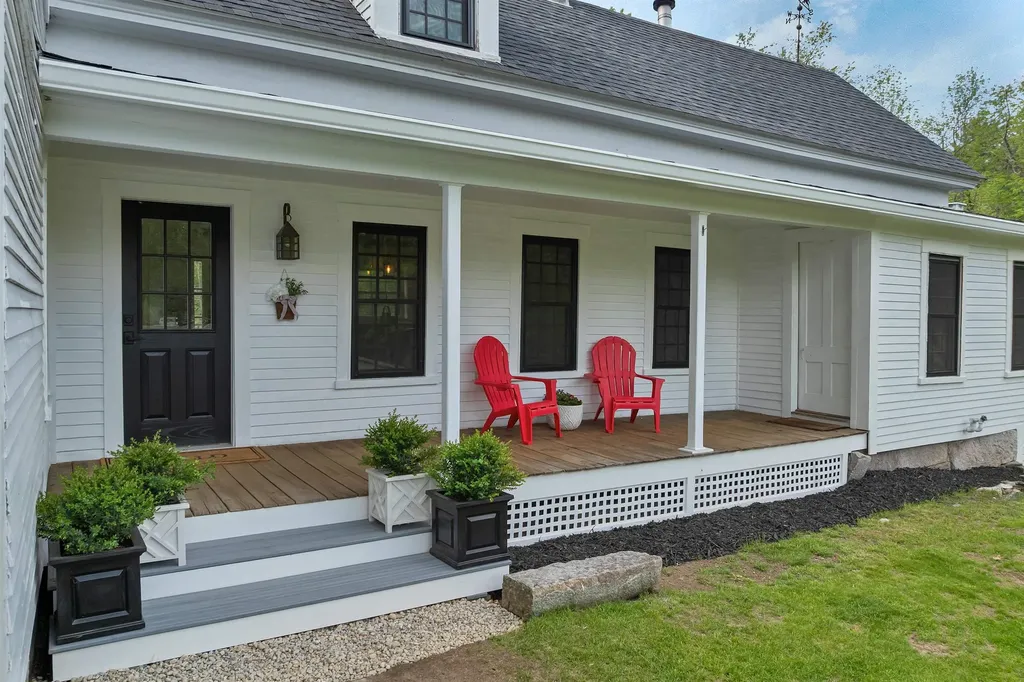 52 Lyford Road Brookfield NH 03872