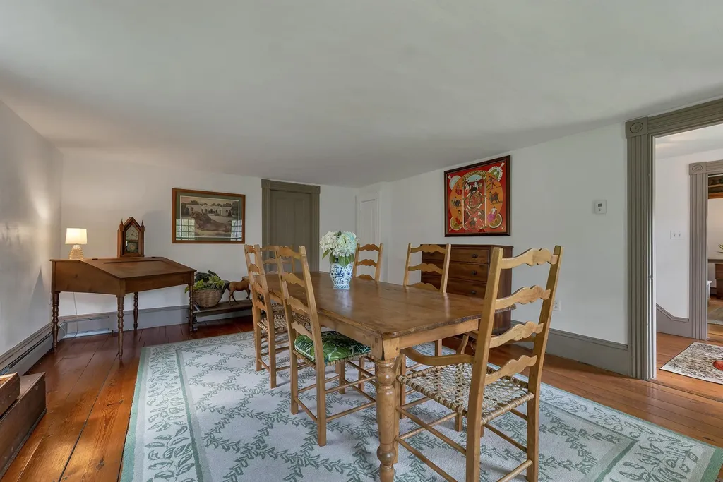 52 Lyford Road Brookfield NH 03872