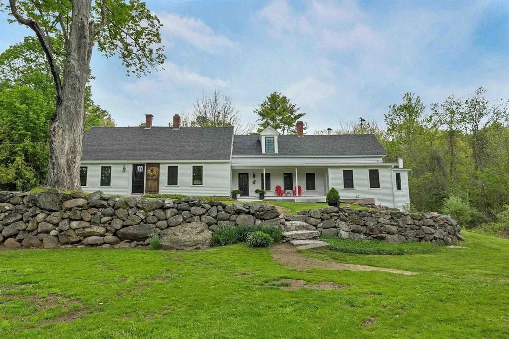 52 Lyford Road Brookfield NH 03872