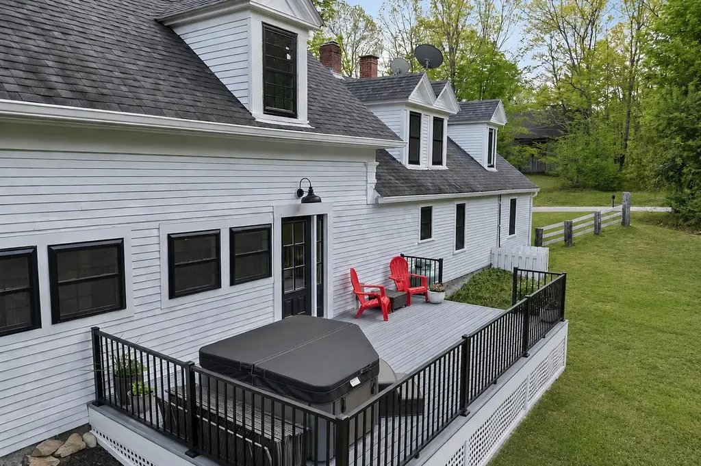 52 Lyford Road Brookfield NH 03872