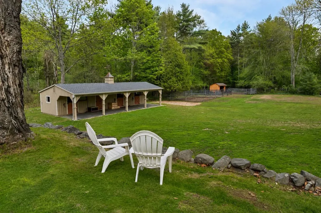 52 Lyford Road Brookfield NH 03872
