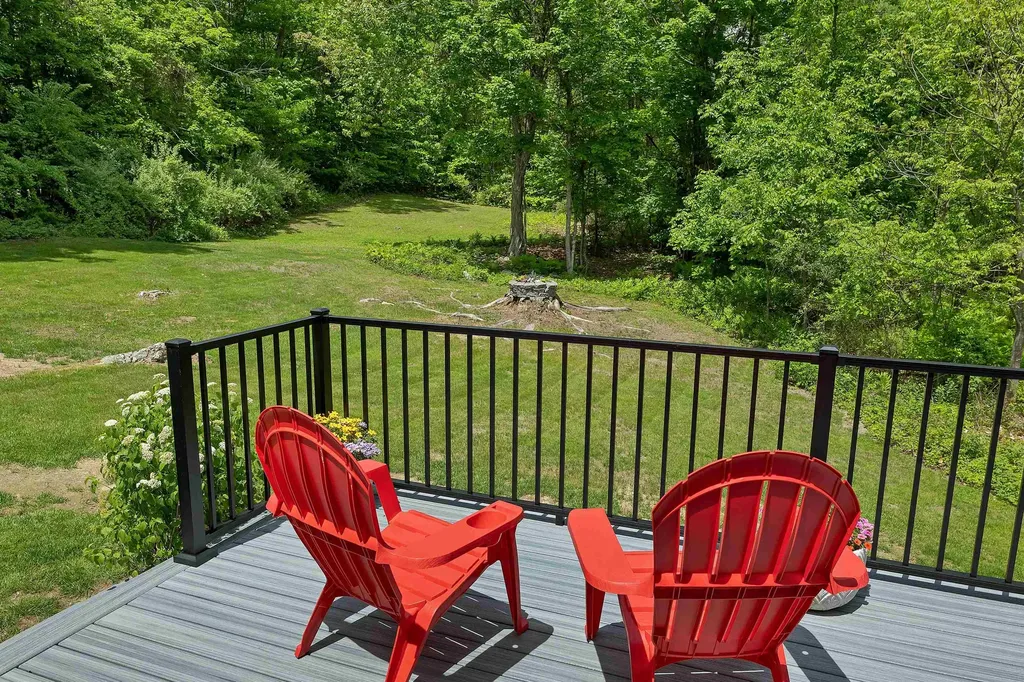 52 Lyford Road Brookfield NH 03872