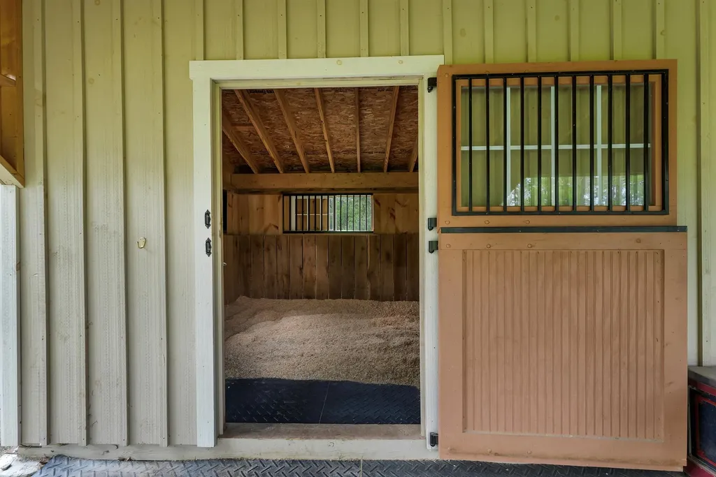 52 Lyford Road Brookfield NH 03872