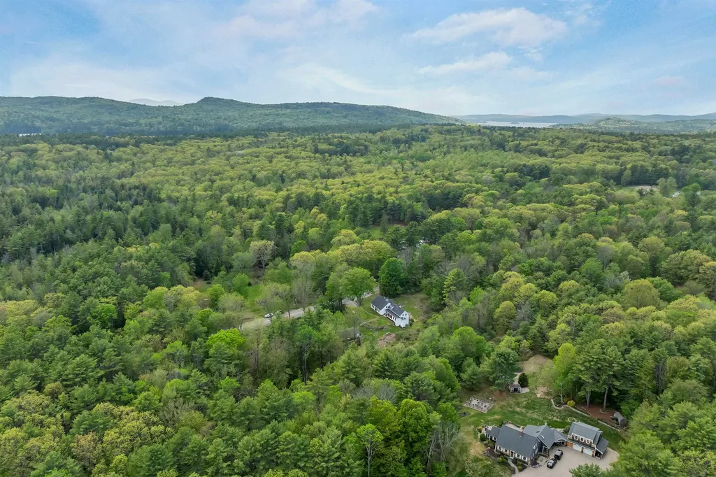 52 Lyford Road Brookfield NH 03872