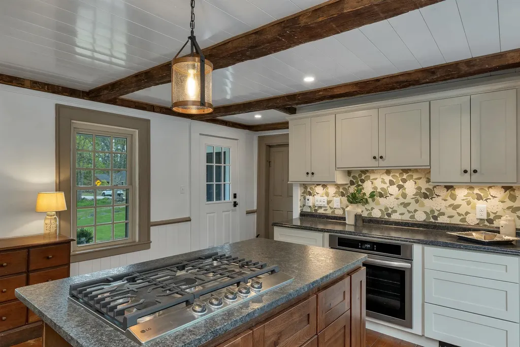 52 Lyford Road Brookfield NH 03872