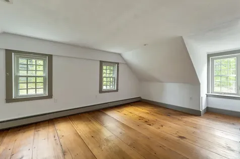 52 Lyford Road Brookfield NH 03872