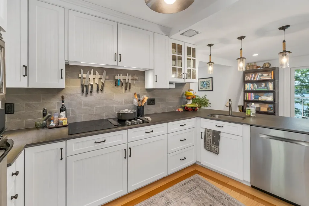 72 Keyser Street Sutton NH 03260