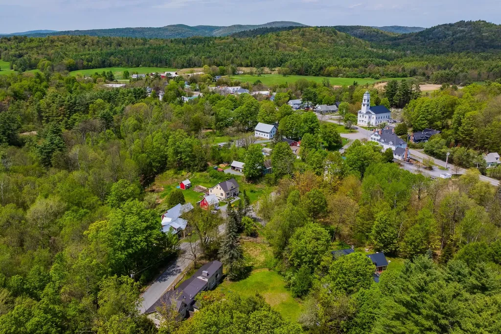 15 Market Street Lyme NH 03768