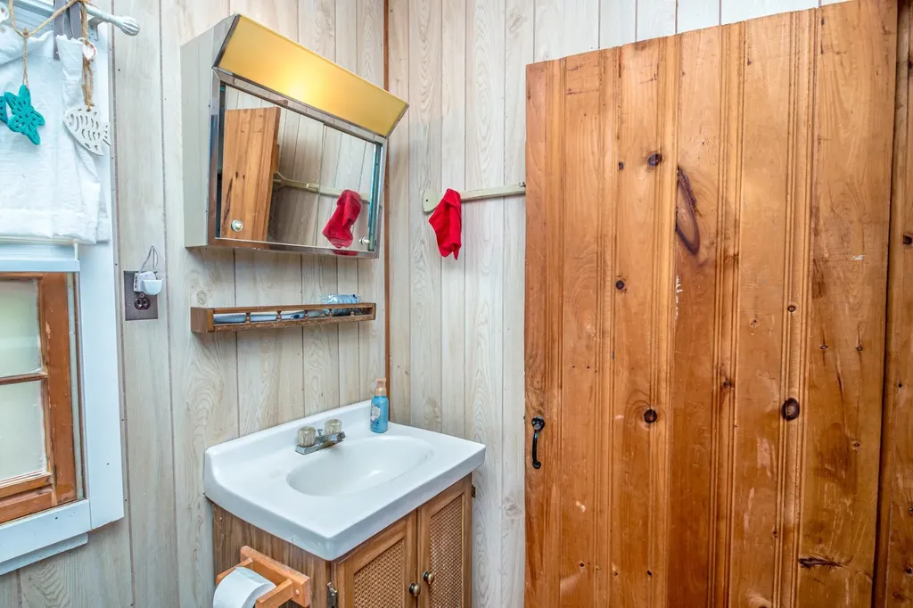 34 Old Sandy Pond Road Wakefield NH 03830