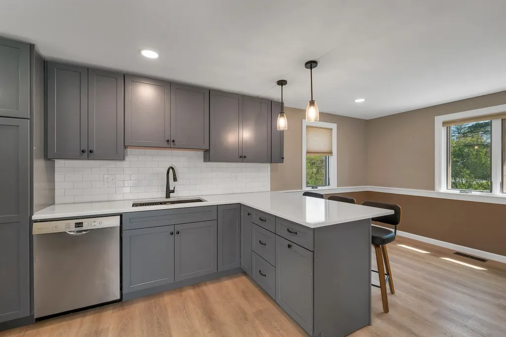 218 Brookside Drive Hartford VT 05001