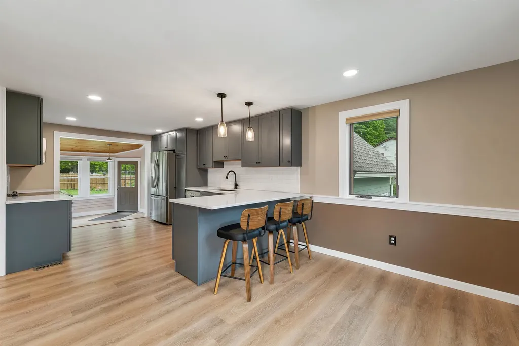 218 Brookside Drive Hartford VT 05001