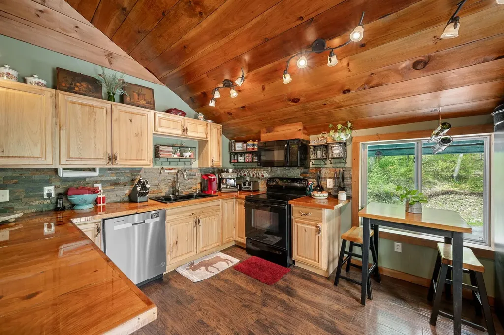 251 Doe Road Warren VT 05674