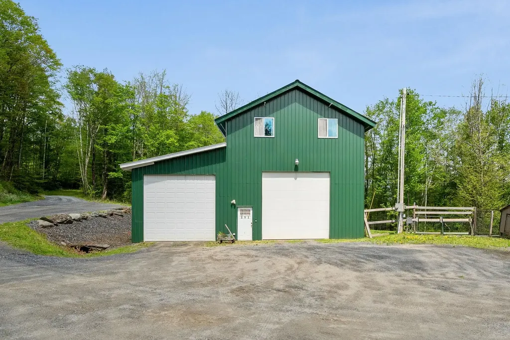251 Doe Road Warren VT 05674