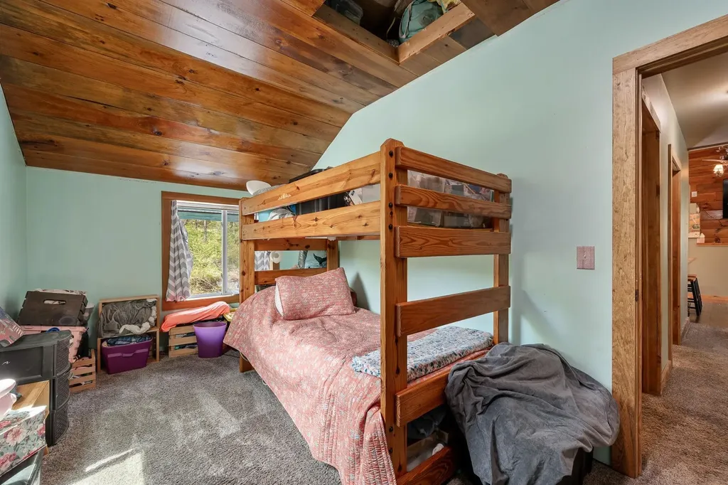 251 Doe Road Warren VT 05674