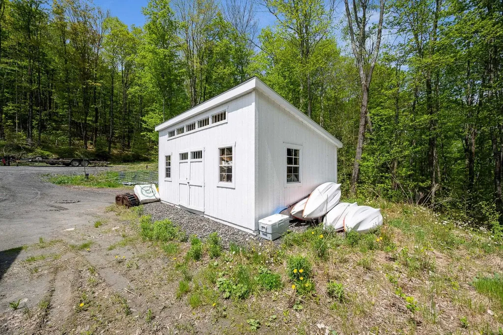251 Doe Road Warren VT 05674