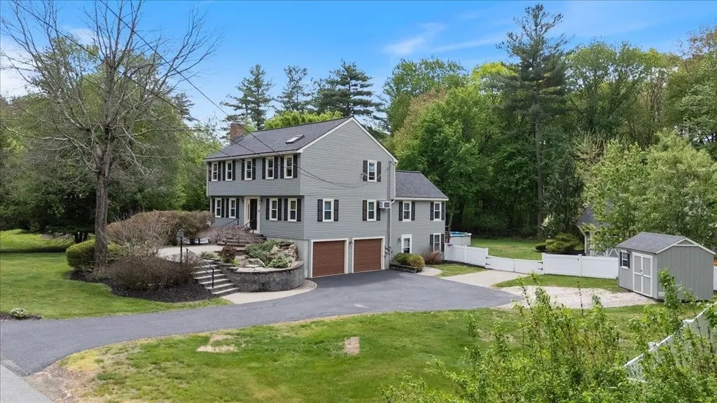 4 Applewood Lane Salem NH 03079