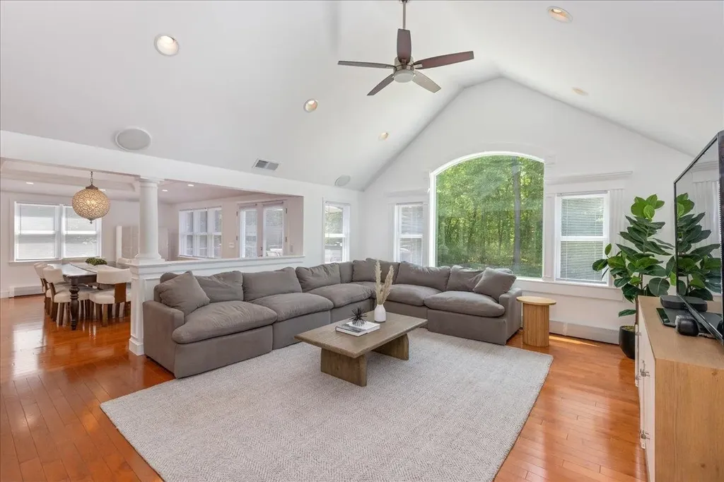 4 Applewood Lane Salem NH 03079
