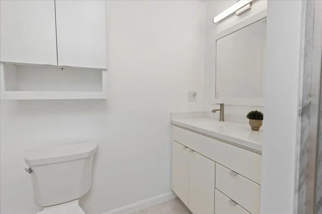 4 Applewood Lane Salem NH 03079