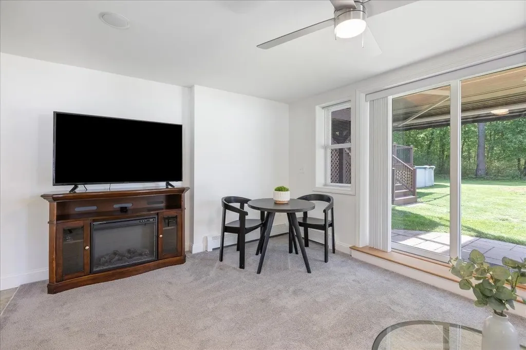4 Applewood Lane Salem NH 03079
