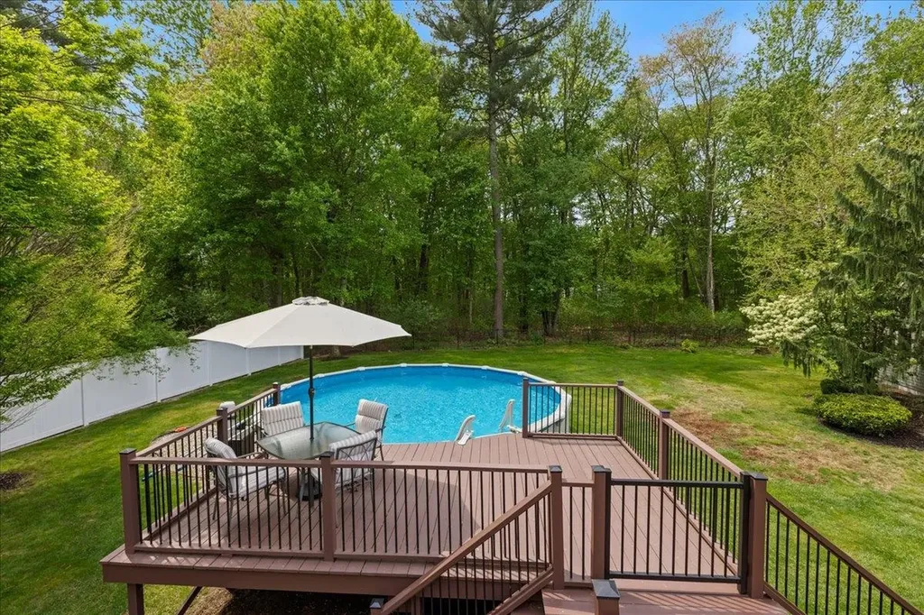 4 Applewood Lane Salem NH 03079