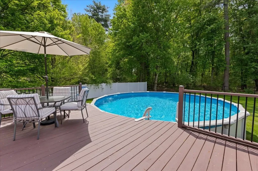 4 Applewood Lane Salem NH 03079