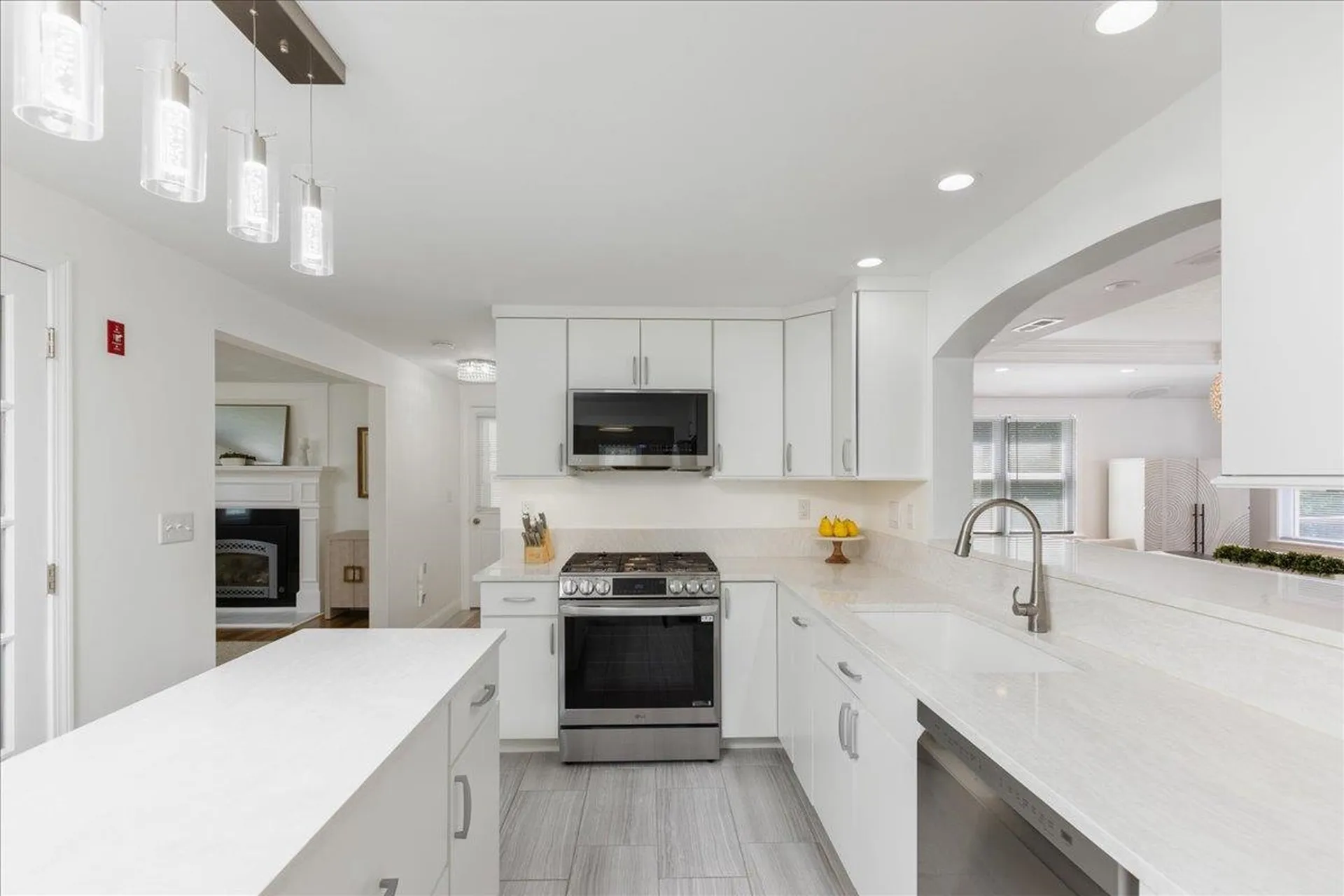 4 Applewood Lane Salem NH 03079