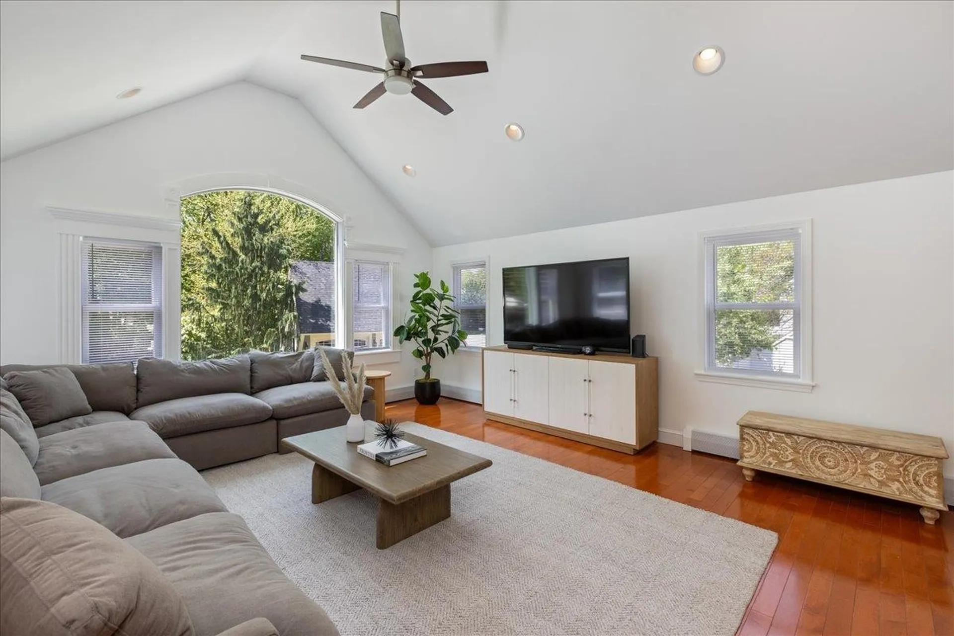 4 Applewood Lane Salem NH 03079
