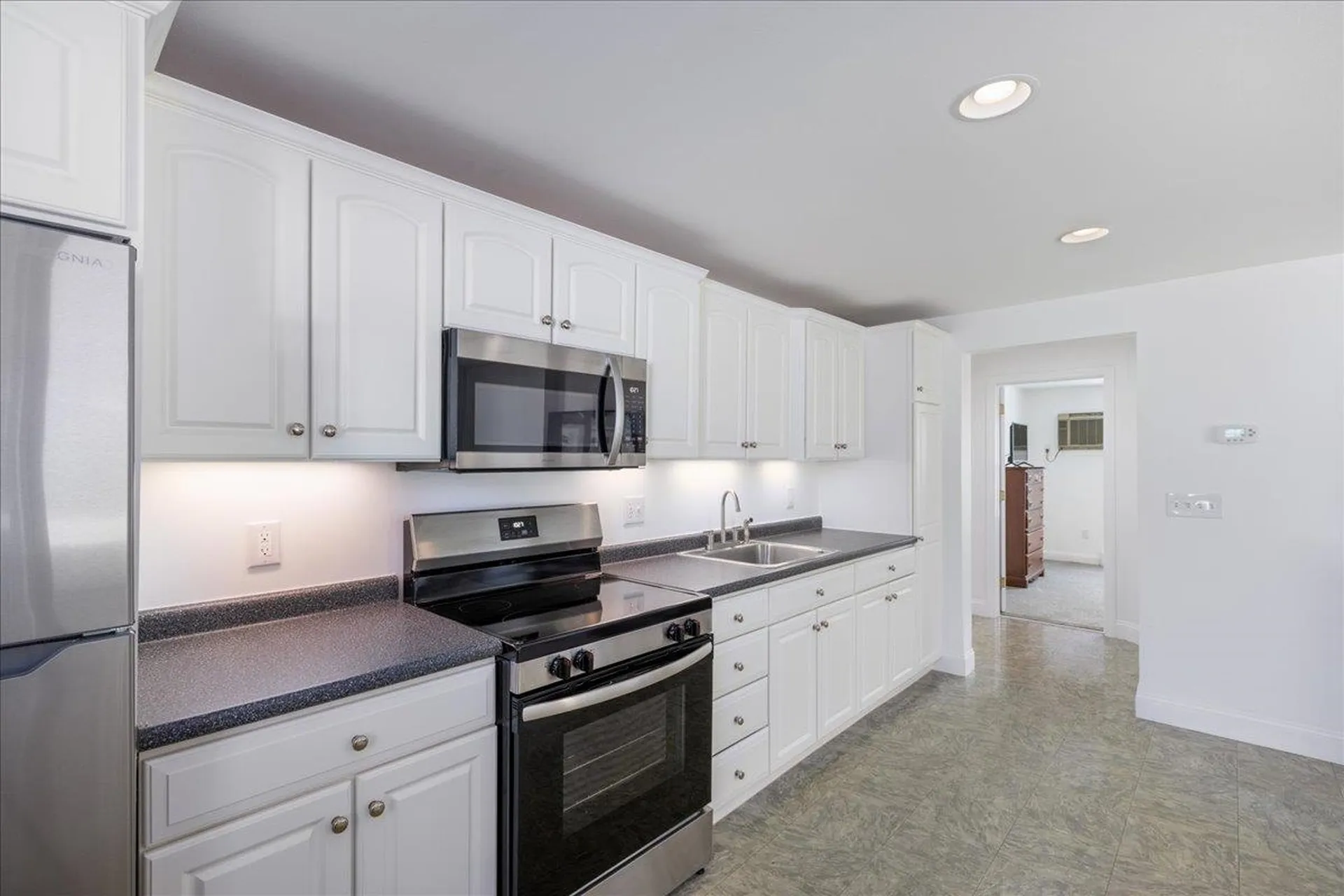 4 Applewood Lane Salem NH 03079
