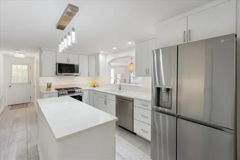4 Applewood Lane Salem NH 03079
