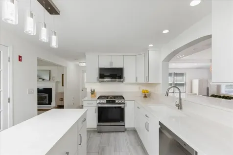 4 Applewood Lane Salem NH 03079