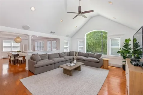 4 Applewood Lane Salem NH 03079