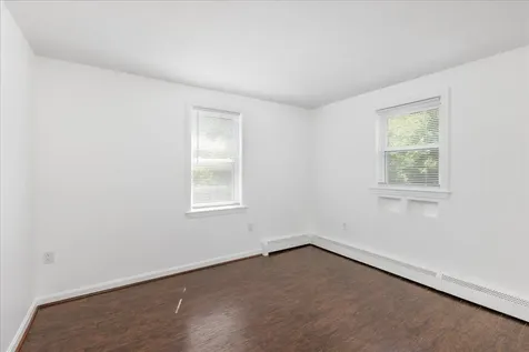 4 Applewood Lane Salem NH 03079