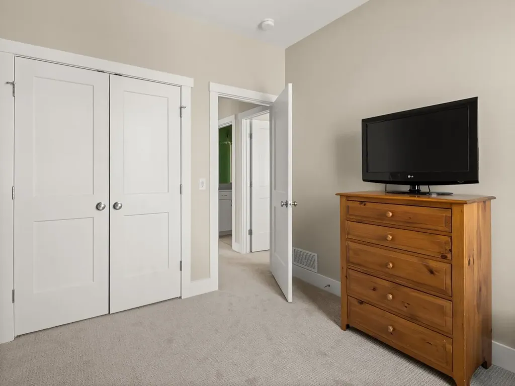 165 Willoughby Lane Shelburne VT 05492