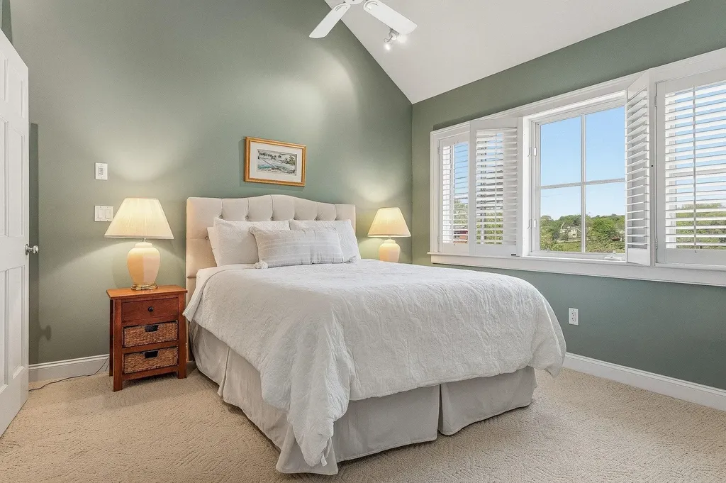 4 Island Avenue Kittery ME 03904